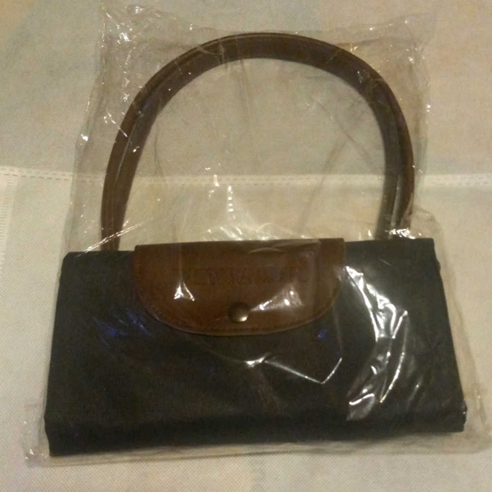 Von Maur clutch purse